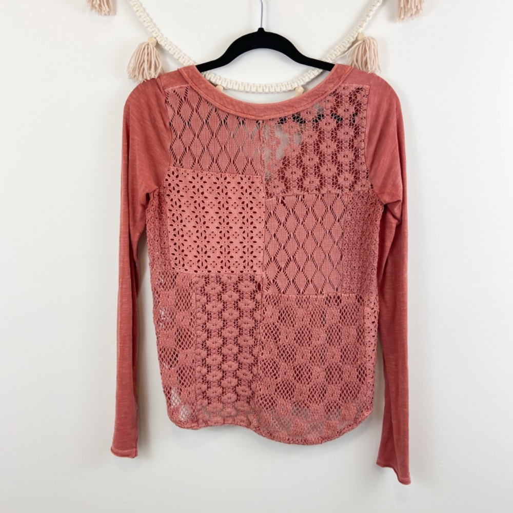 Free People Coral Patches Of Lace Henley Top XS - Picture 3 of 10
